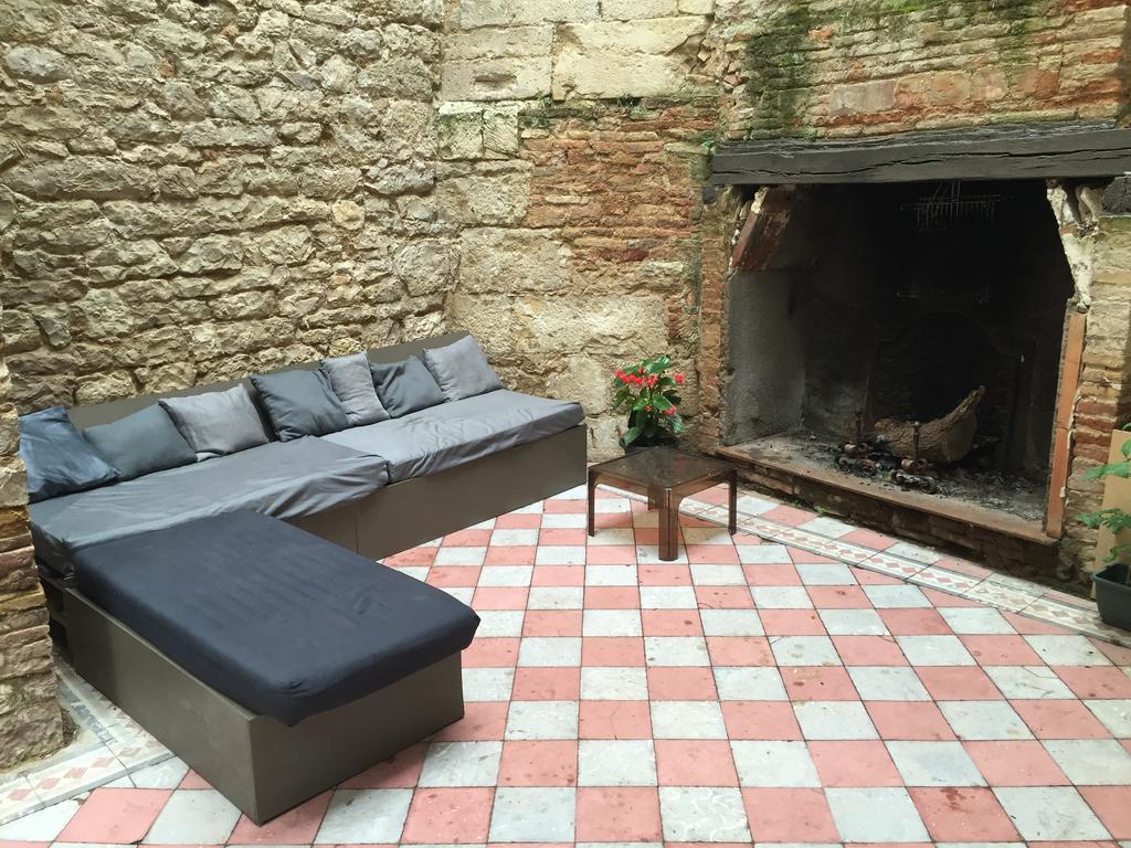 B&B Le Chat Qui Dort Montricoux Buitenkant foto