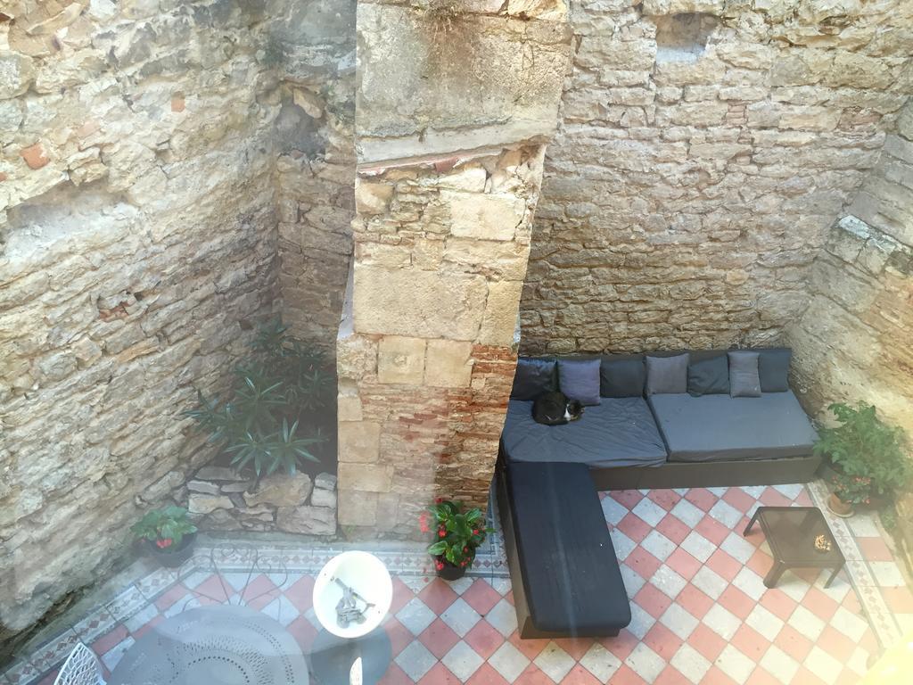 B&B Le Chat Qui Dort Montricoux Buitenkant foto